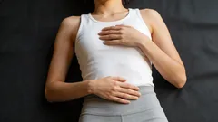 Platt mage på en månad: steg-för-steg-guide – vakuumträning på morgonen, plankan på kvällen